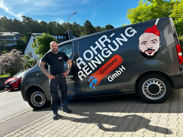 Einsatzfahrzeug der Giordano GmbH mit Rohrreiniger